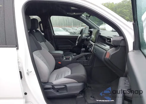 2025 Toyota Tacoma Trd Off Road 4Wd from USA, damaged, VIN 3TMLB5JN2SM089326